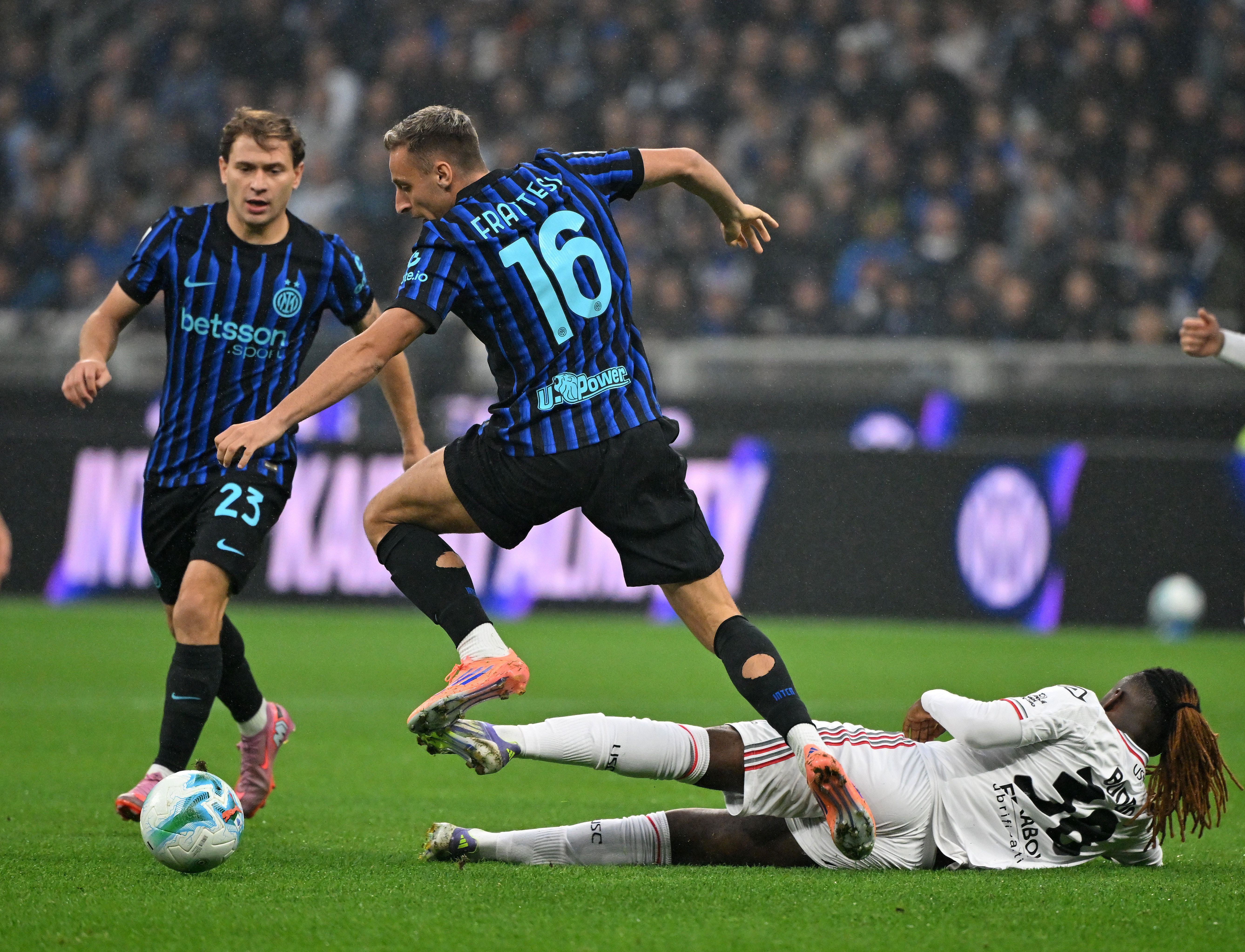 九游网页版入口-AC米兰迎荷甲关键赛,今夜远射贴柱,目标明确,心理建设被强调